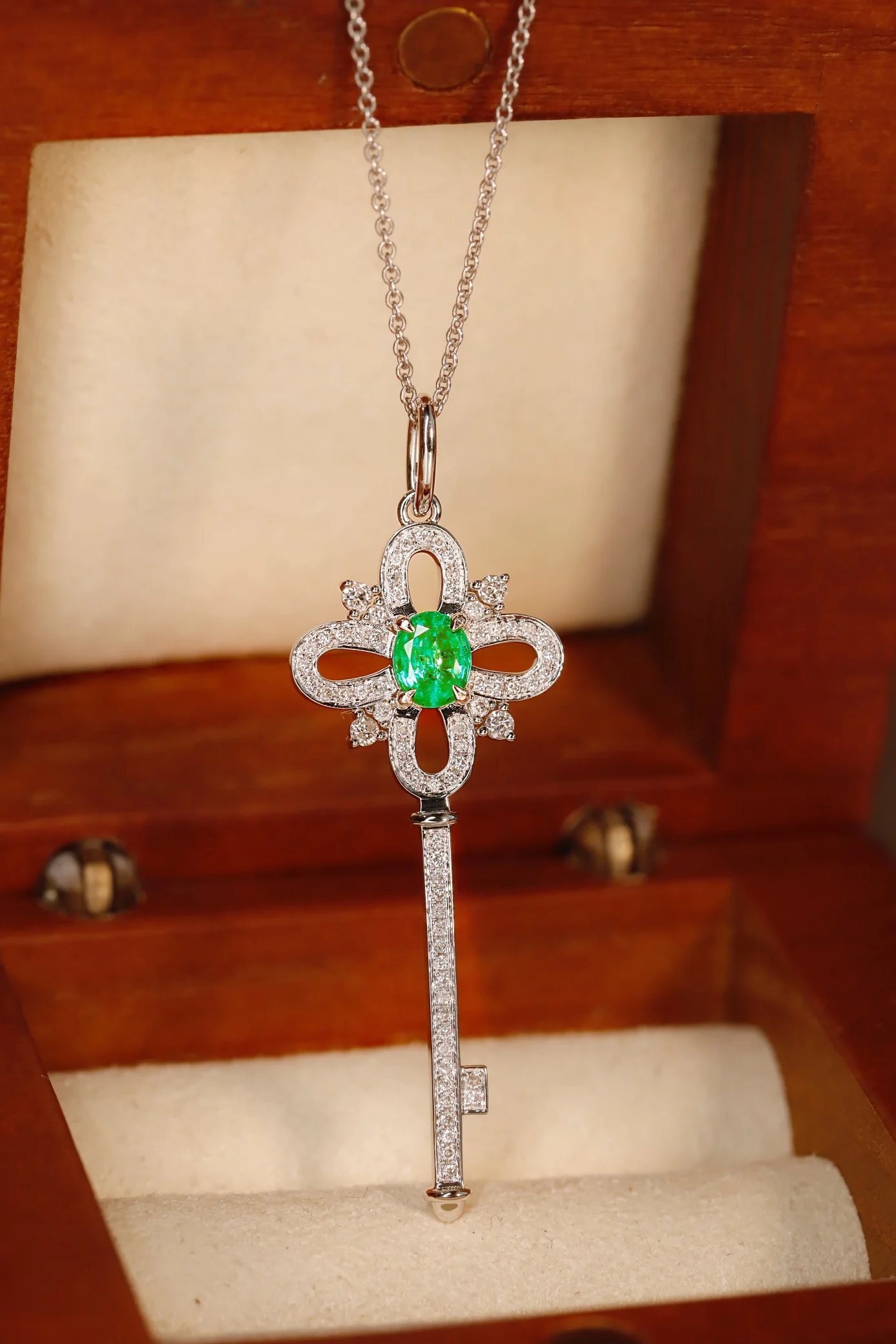 

Solid silver S925 women's jewelry key inlaid with soul green zircon necklace, best friend wedding gift, healthy