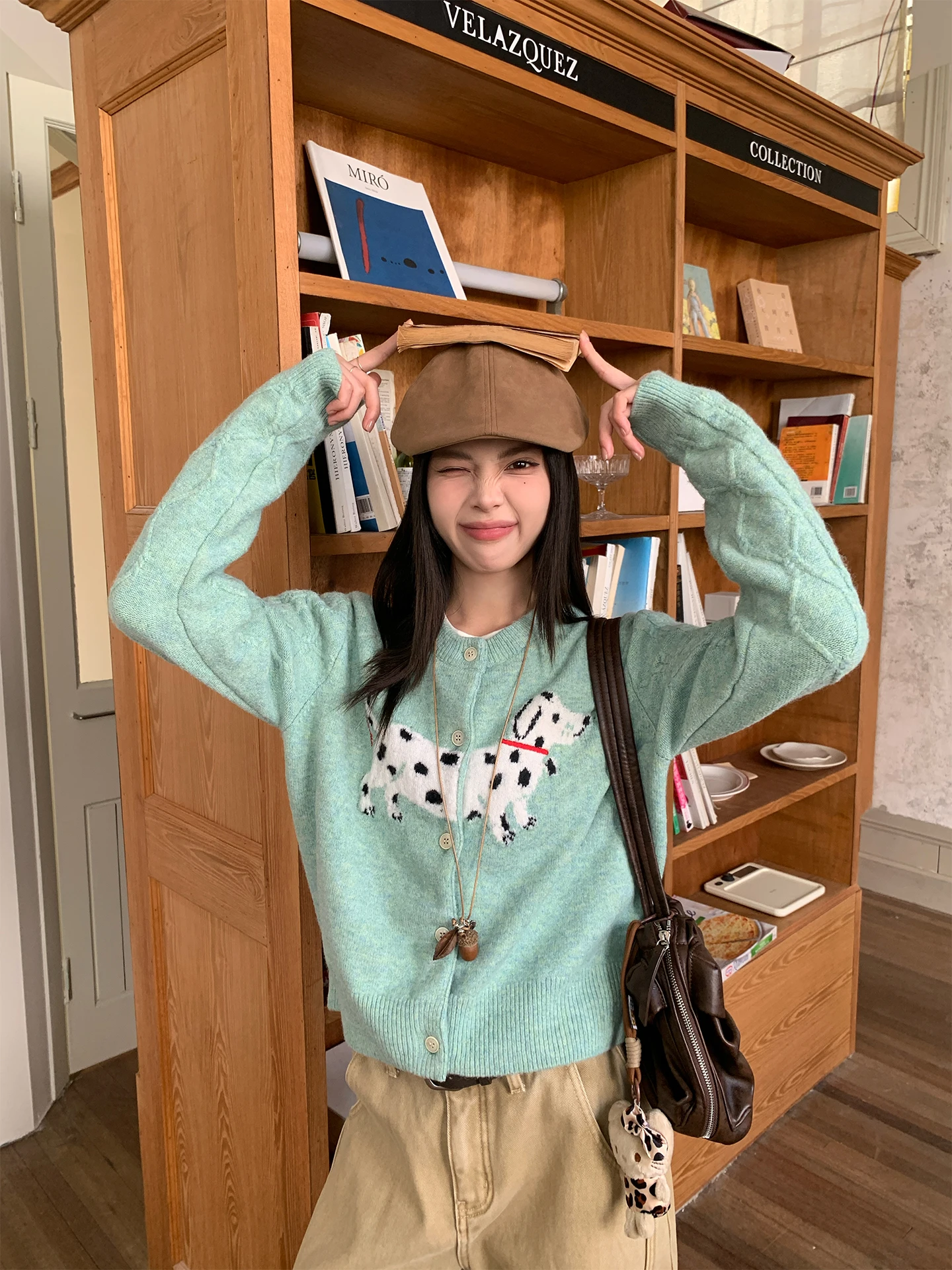 

Green round Neck Polka Dot Dog Knitted Sweater Coat Women's Loose Fit Comfortable Winter Outerwear Commute Style Korean Version