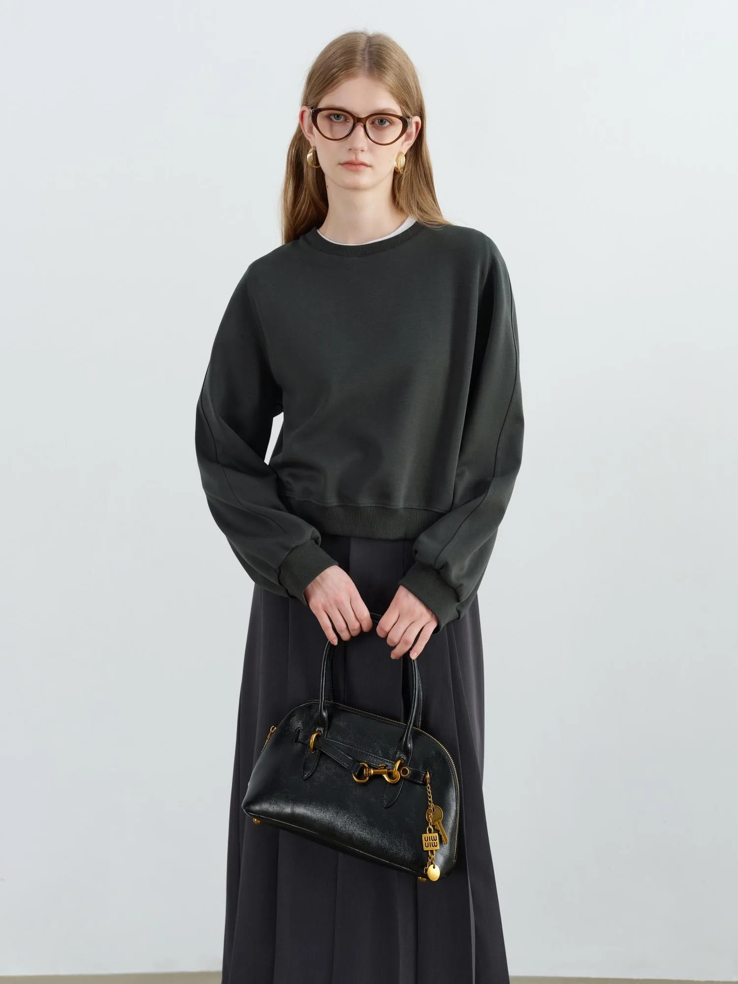 ZIQIAO Autumn 2025 Women's Round Neck Pullover Sweatshirt - Korean Style Loose Fit Casual Solid Color Daily Wear Basic Top