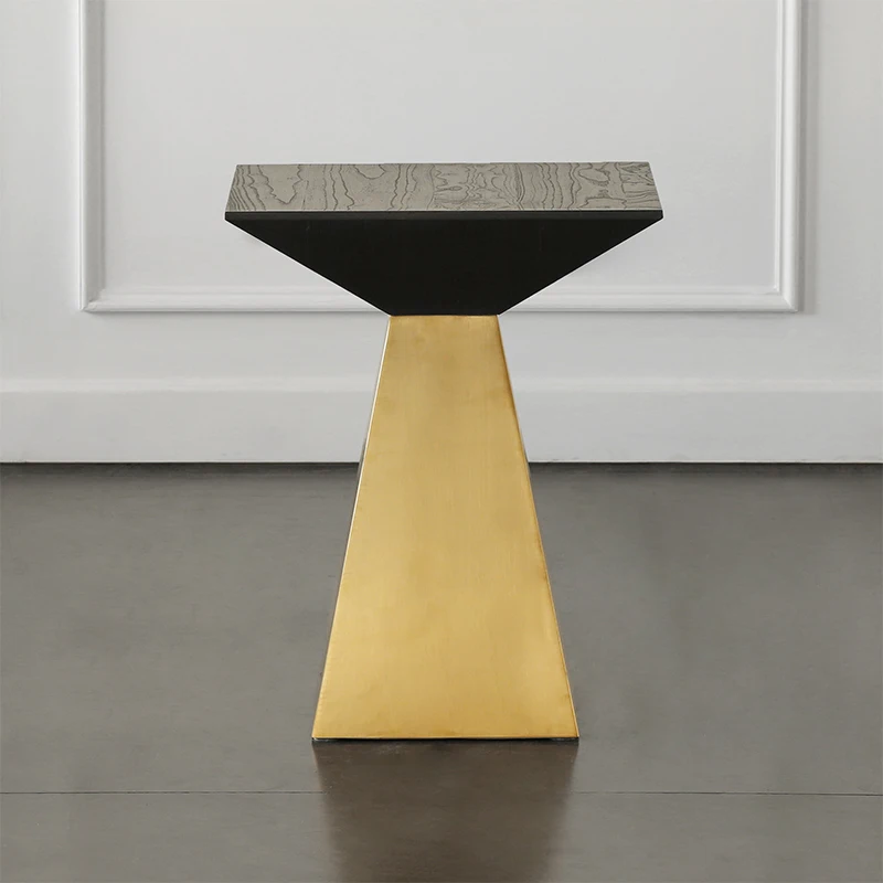 

A few corners of solid wood behind the table