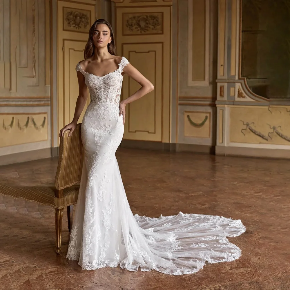 

Customized Sexy Button Wedding Dresses Scoop Neck For Women Charming Sleeveless Lace Applique Bridal Gown Vestidos De Novia