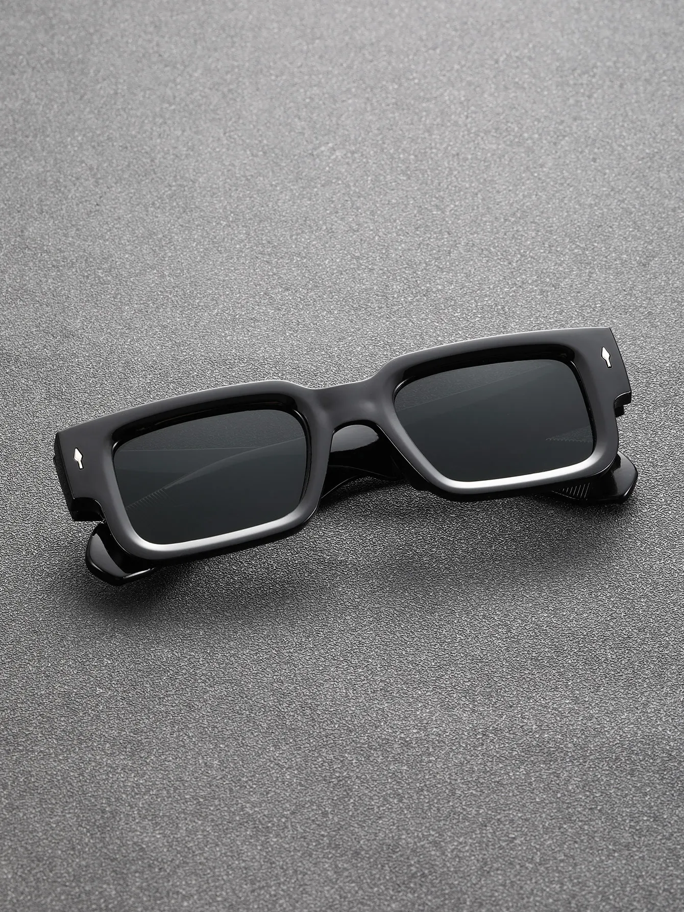 1PC Unisex Square Plastic Frame Trendy Classic Sunglasses For Outdoor Travel UV Protection Accessories