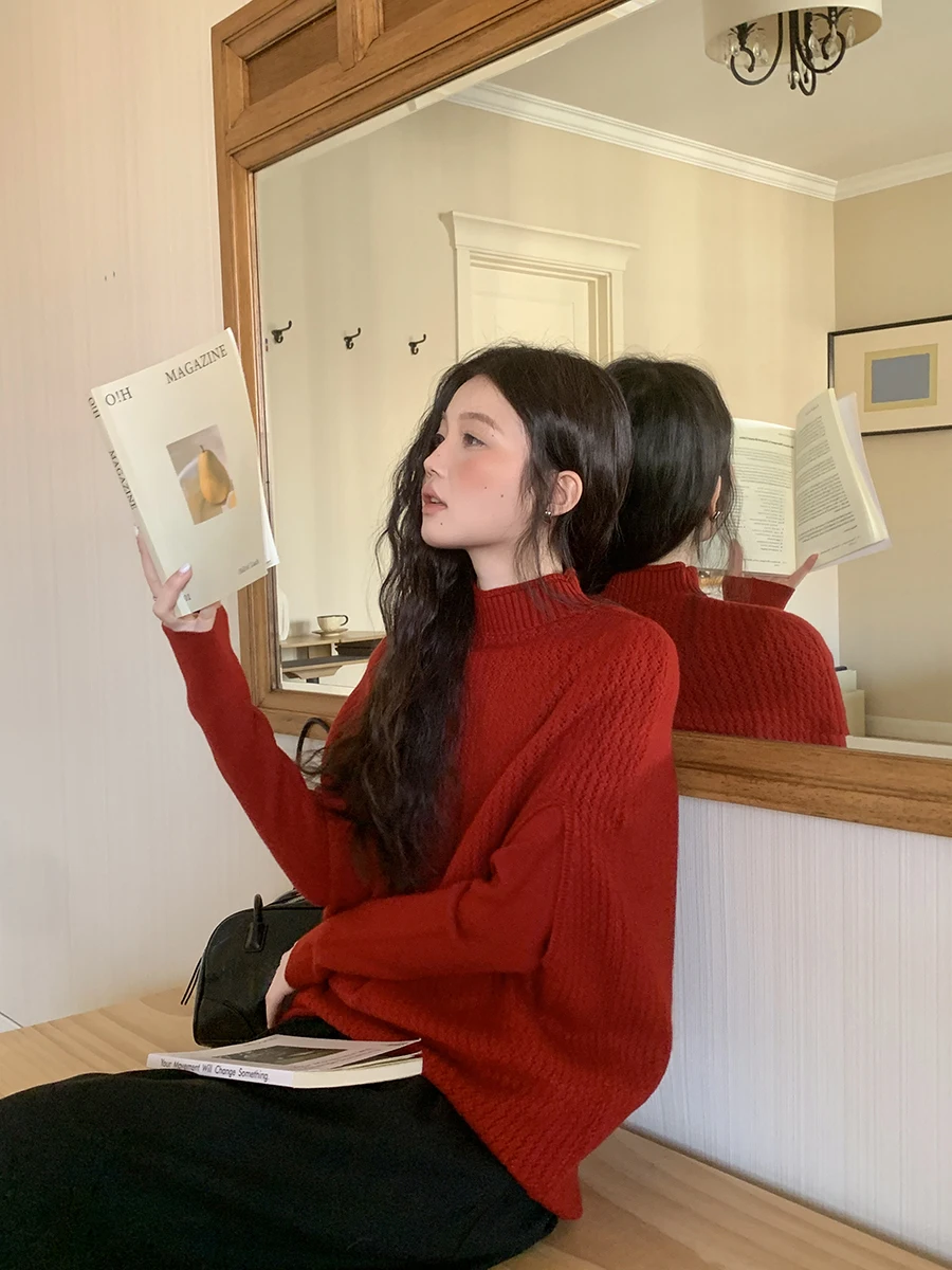 

Красный вязаный комплект из двух предметов: безрукавка и топ с длинным рукавом, повседневный стиль, теплый и мягкий, из акрила и модала, новогодний домашний халат для женщин