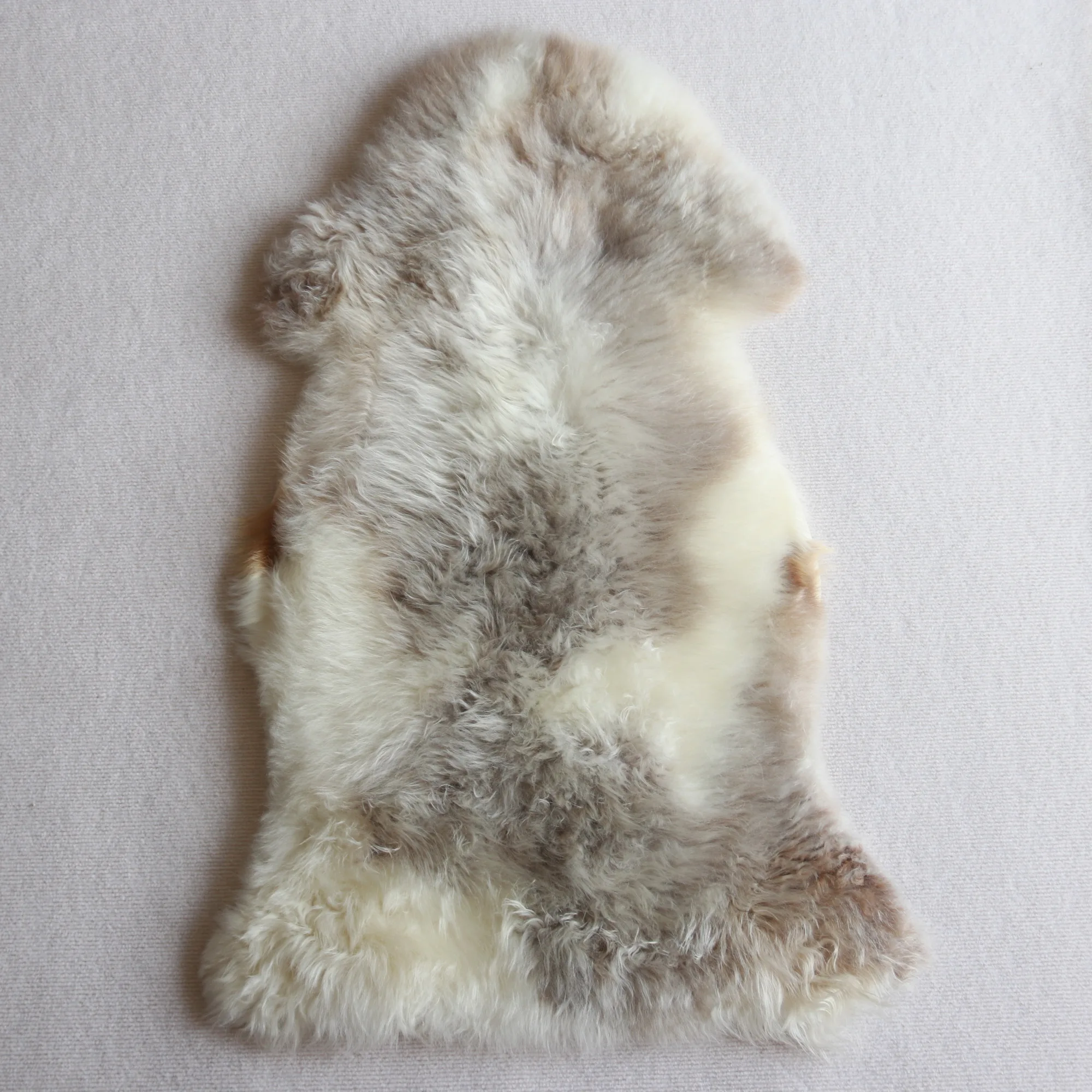 Monticurly 100% Genuine Natural Tibetan Sheepskin Hide Rug Unique Color Fur Throw Carpet for Living Room Sofa Decor Nursery