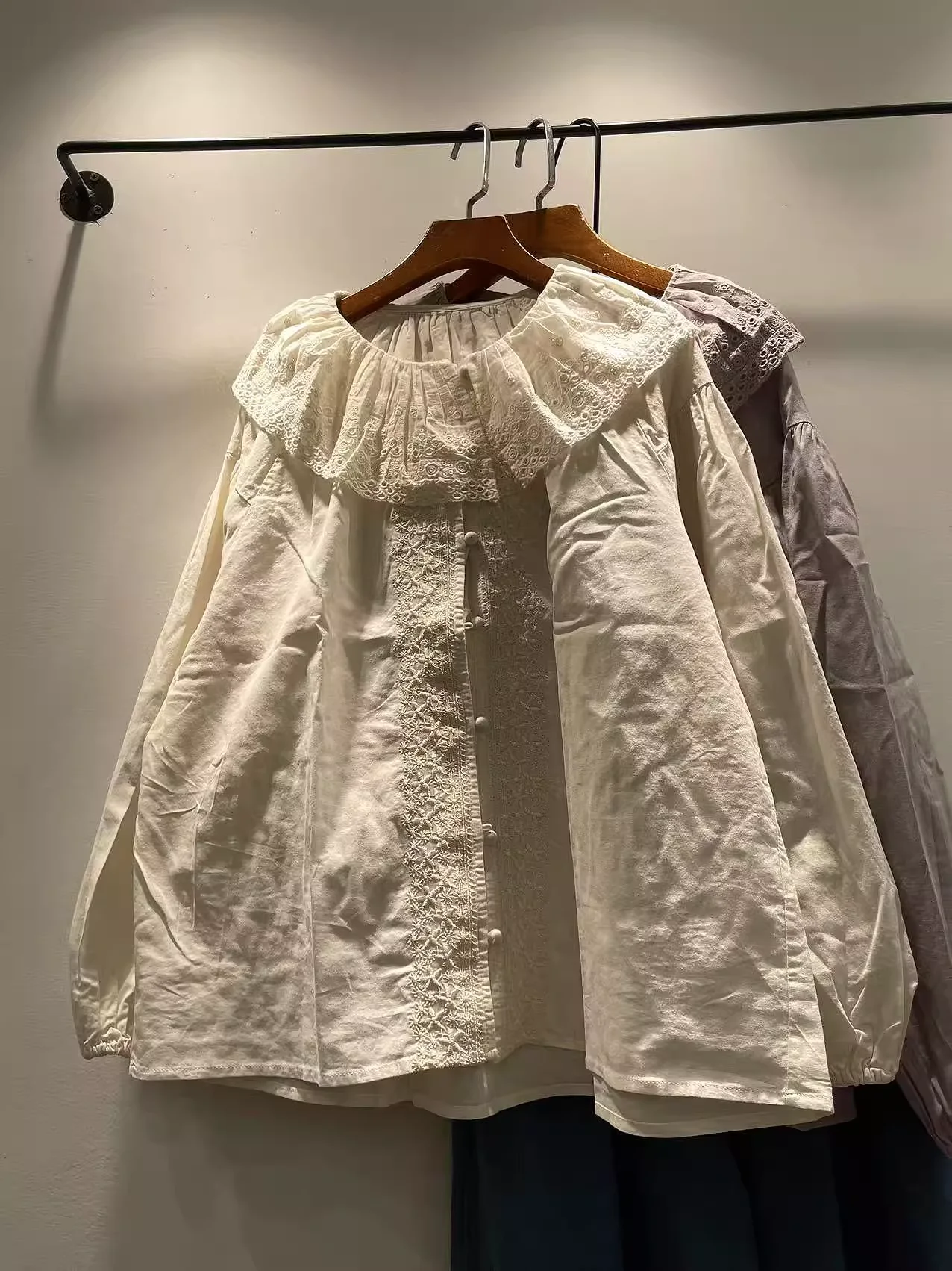 

Japanese mori girl sweet pure cotton lace collar long sleeve shirts and blouses for women autumn single-breasted coat