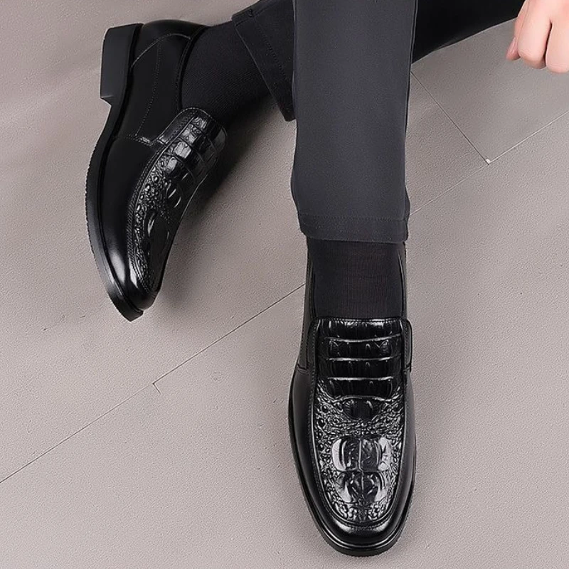 

Офисные дышащие мягкие мужские деловые туфли с низким берцем, дешевая обувь для жидкости, вечерние кожаные повседневные туфли в стиле 2025 года, мужская социальная обувь