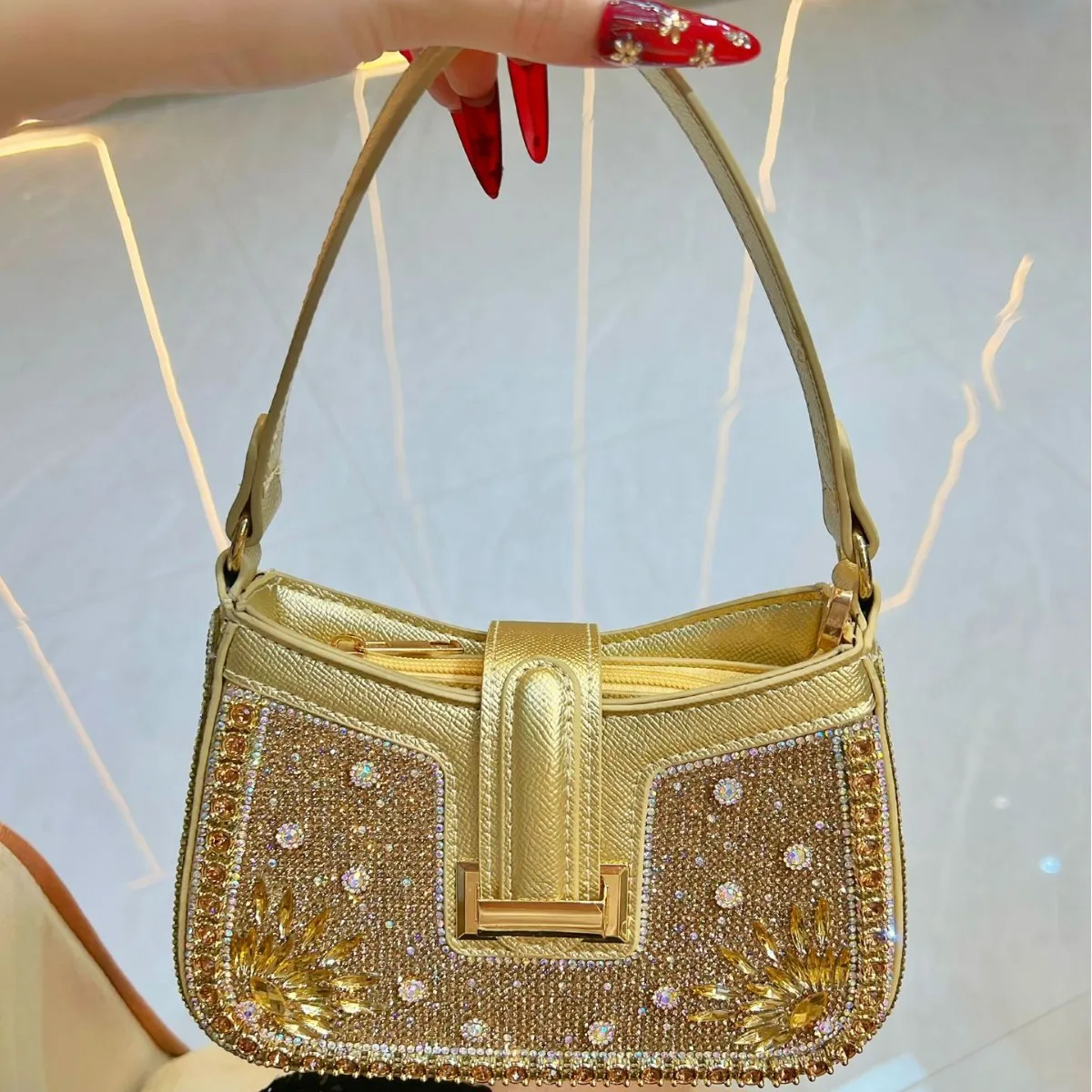 

Fashionable Sequin Knotted Handbag Pu Material Dinner Bag Hot Diamond Rhinestone Handbag Chain Crossbody Clutch Bag