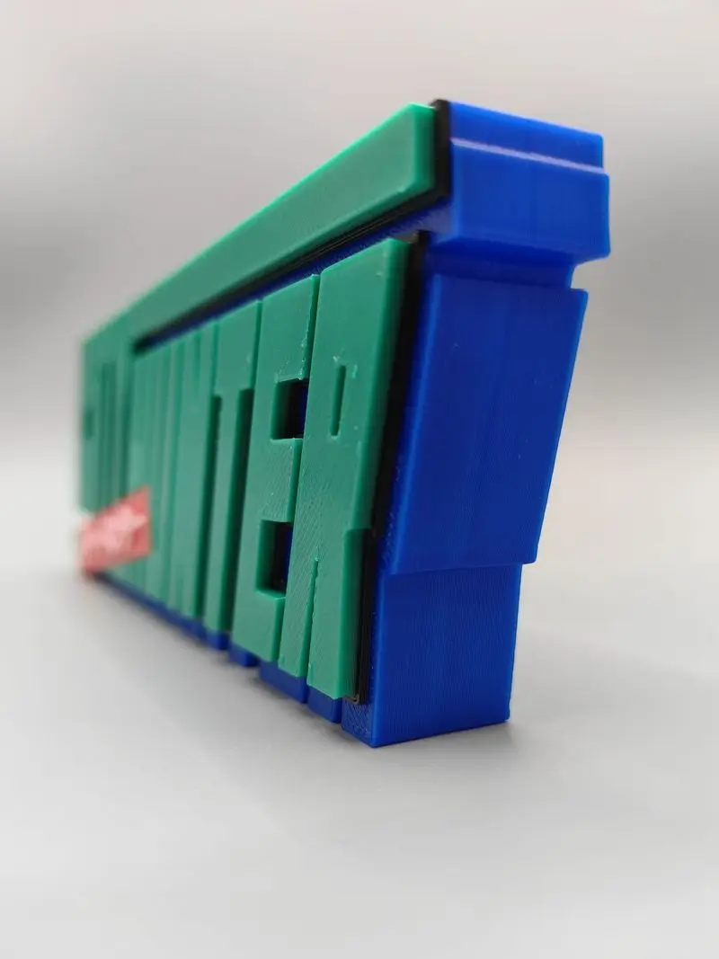 ป้ายโลโก้ 3 มิติ แบบพิมพ์ สำหรับโมเดลตัวละครอนิเมะ City Hunter ซึ่งเป็นตัวละครของ Saeba Ryo ใช้สำหรับตั้งโชว์ คอสเพลย์ นิทรรศการ ของสะสม และของเล่น