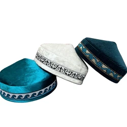 Çocuk erkekler için müslüman kapaklar Colthing Freeshipping namaz şapka Kufi İslami Kippah başörtüsü suudi arabistan yahudi türban nakış 0407