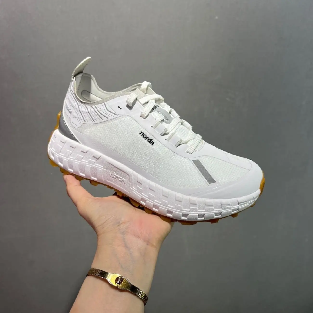 

Men's running shoes lace-up walking tennis shoes women's sports road running shoes