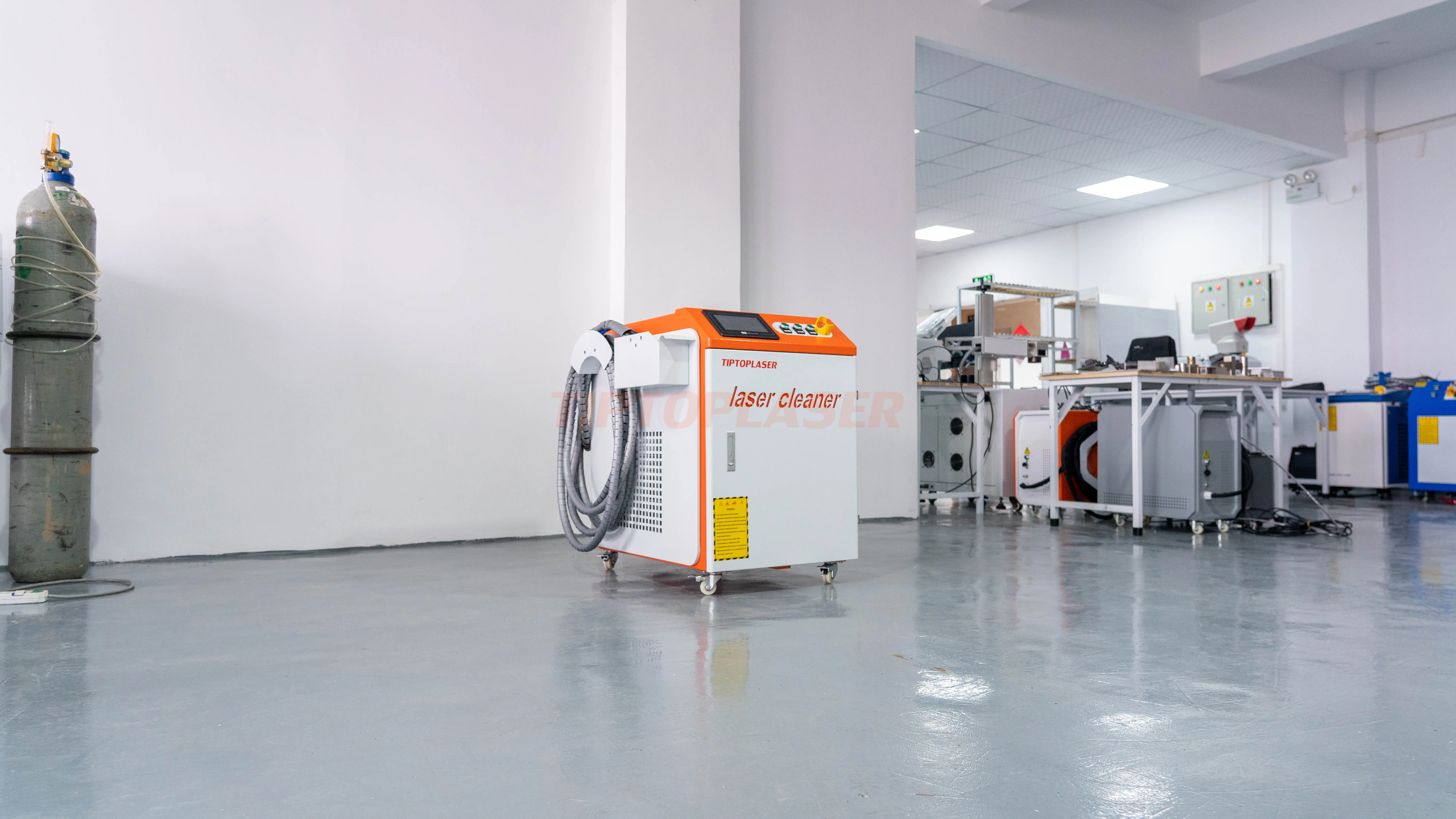 600 Scanning width with high efficiency 1kw 1.5kw 2kw 3kw CW  cleaning machine for metal rust paint removal