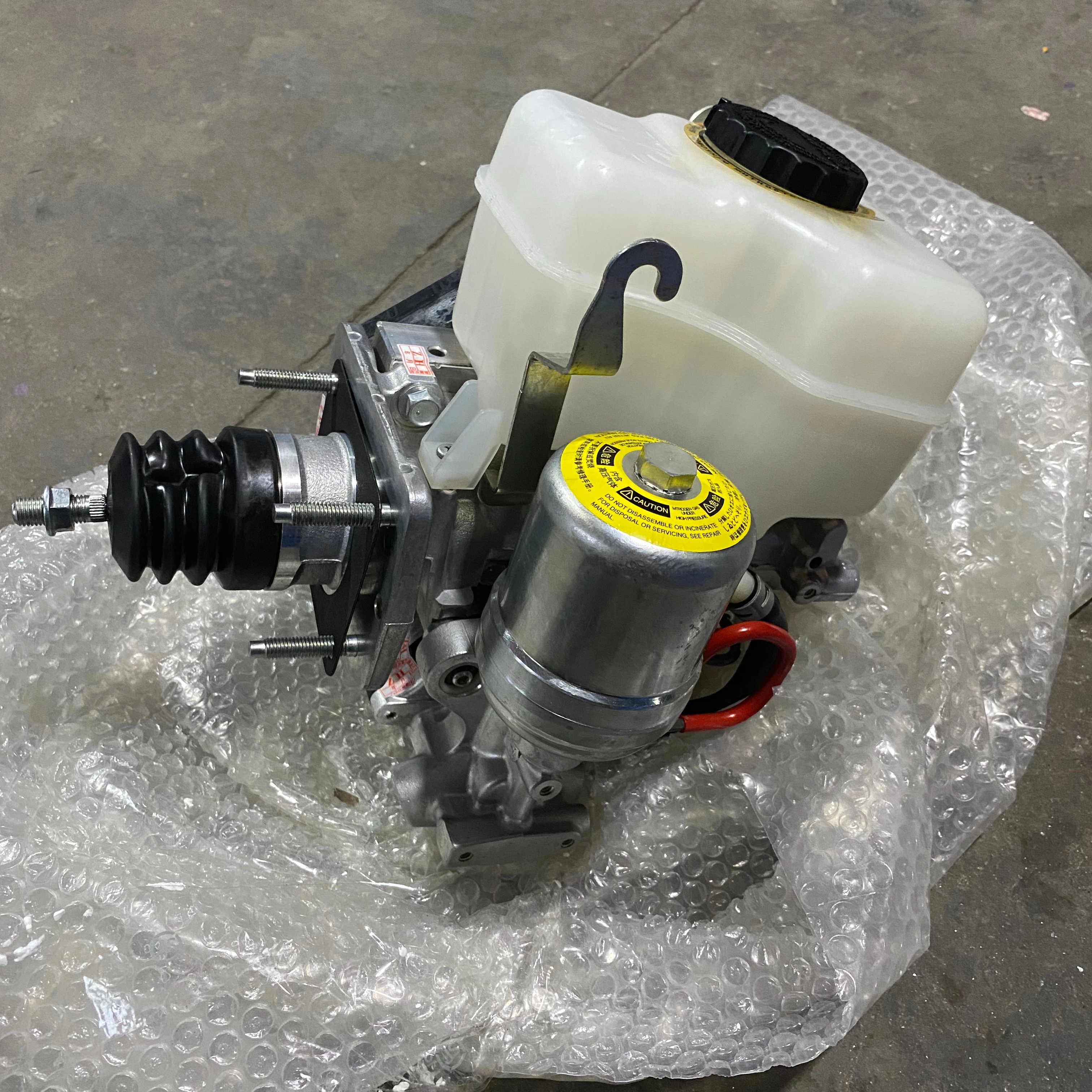 

For Toyota Land Cruiser Prado LC120 LC150 LC200FJOverbearing400 Original Accessories Brake Master Cylinder High Quality ABS Pump