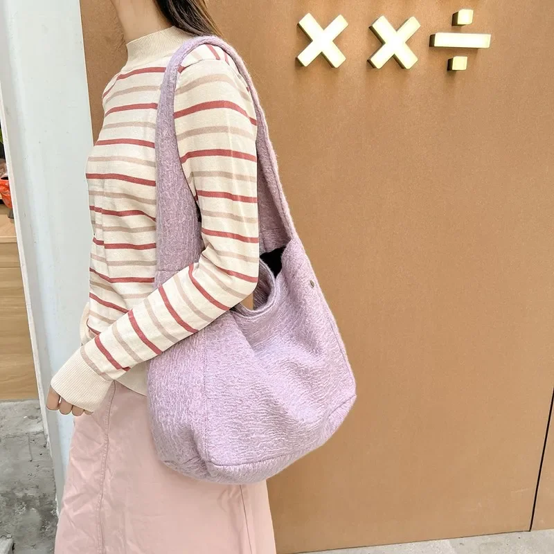 Bolso cruzado de terciopelo de gran capacidad con cerrojo, bolso informal Popular de Color sólido, bolso de hombro versátil, Simple y suave, 2024