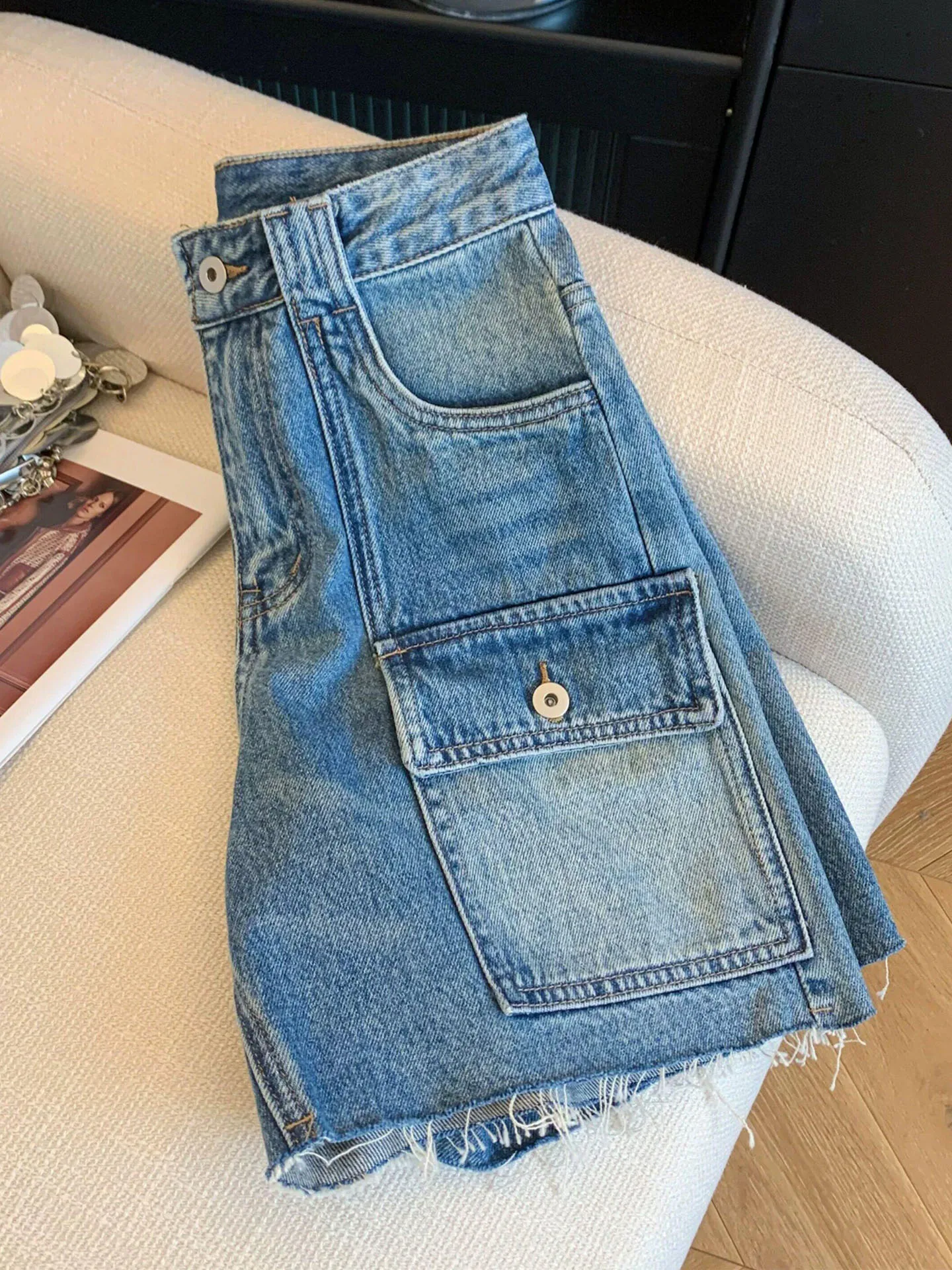Vintage Multi-Pockets Raw Edge Denim Shorts Women Summer New Loose High Waist Casual Shorts Streetwear Fashion Straight Shorts