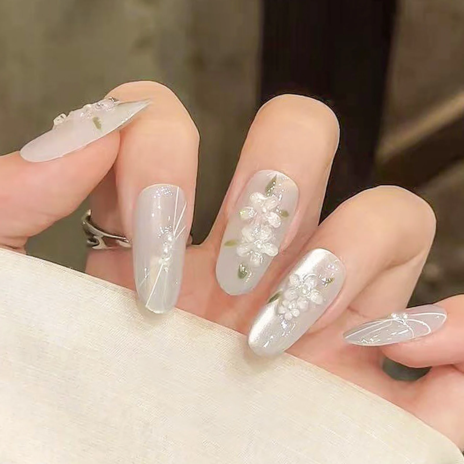 10pcs Glossy Cat\'s Eye Press On Nails Handmade White Almond False Nails 3D Flower Leaf Designs Fake Nail Patches For Women