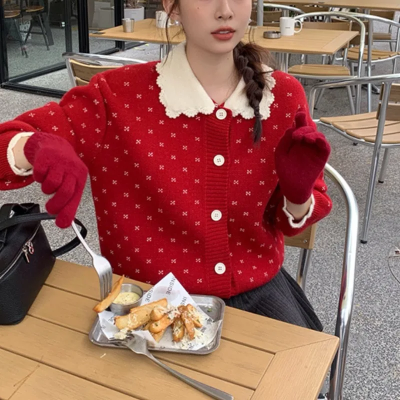 Cardigan lavorato a maglia a maniche lunghe rosso all'uncinetto con fiocco di neve vintage per donna Colletto per bambola Maglione versatile Autunno interno caldo che tocca il fondo Shir