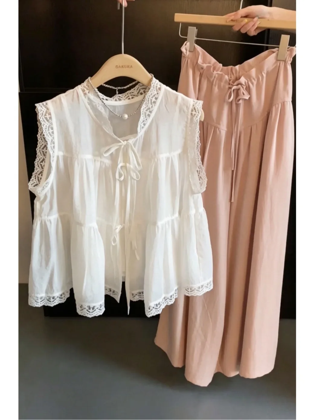 

French Style Lace Trim Sleeveless Vest Shirt Inner Wear Strap Top Two Piece Set Women Summer New Arrival Breathable Cotton Po...
