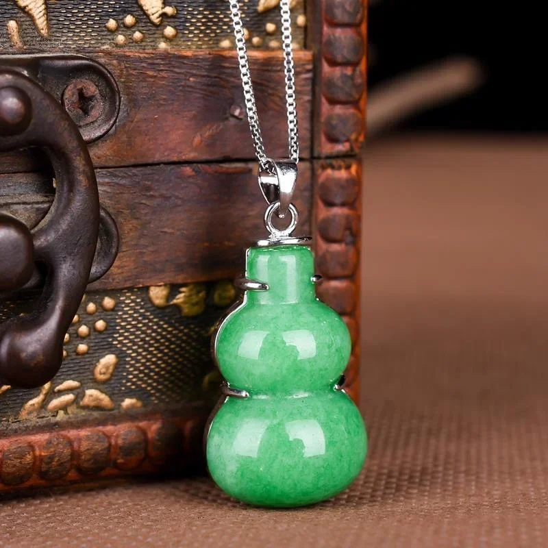 

Jade Gourd Necklace Pendant Necklaces Carved Jadeite Gift Vintage Natural Accessories Talismans Green Stone Jewelry 925 Silver