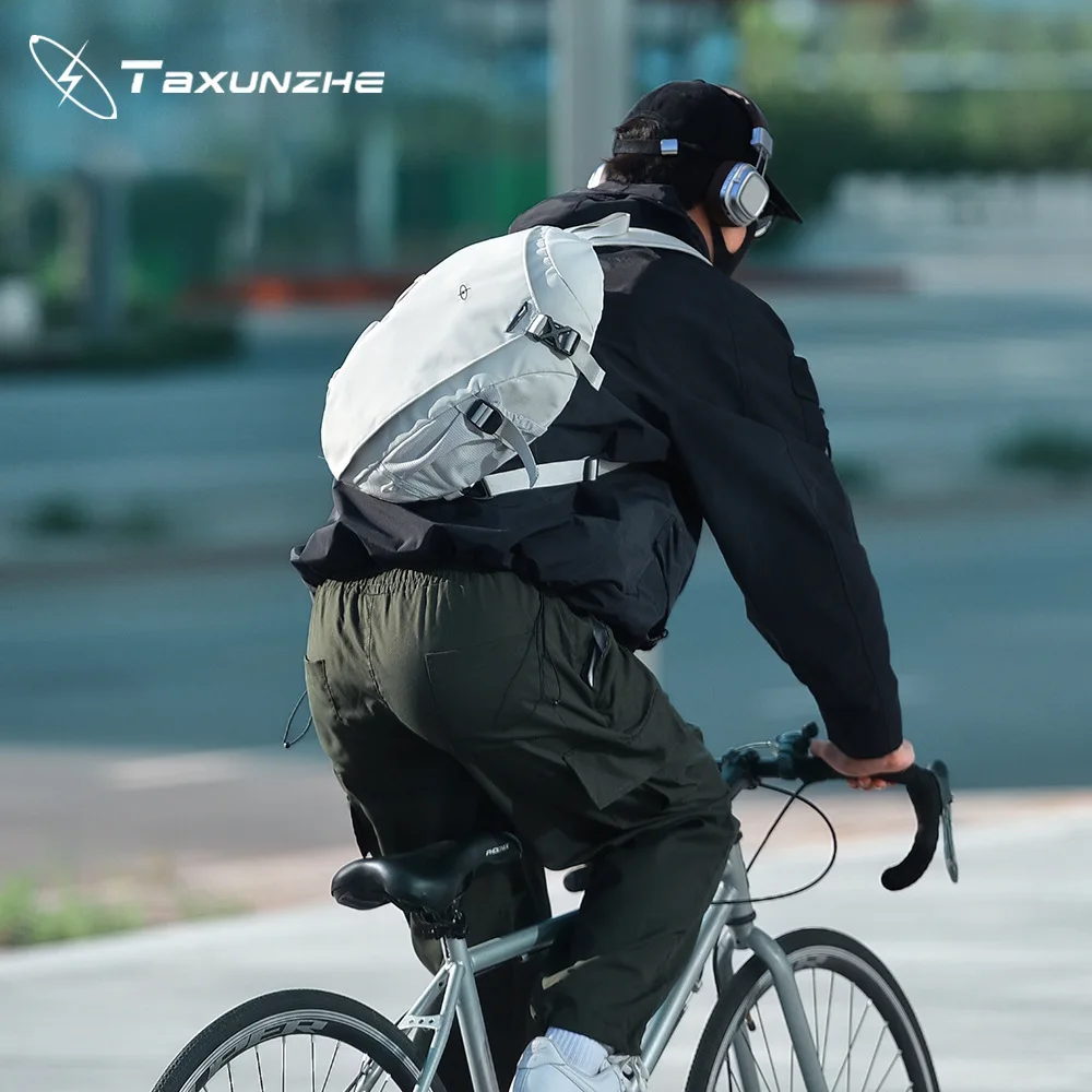 

Wear-resistant Oxford cloth multi-function crossbody bag lightweight riding scooter lock waterproof anti theft chest bag