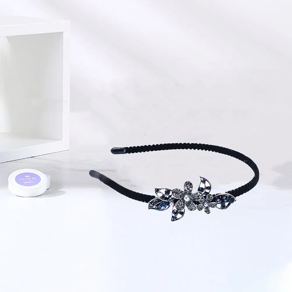 

Стильная повязка на голову со стразами для женщин, легкие и удобные ободки для волос с цветочным узором, повязки для волос для повседневного использования, модная повязка на голову со стразами