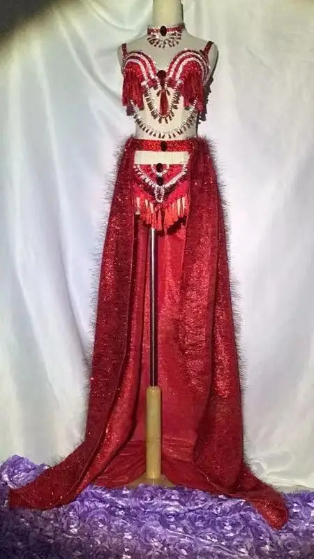 Soutien-gorge et short à franges en diamant rouge scintillant, ensemble Bikini + robe de traînée, modèle de chanteur de Bar, équipe de danse, tenue de spectacle de marche sur scène