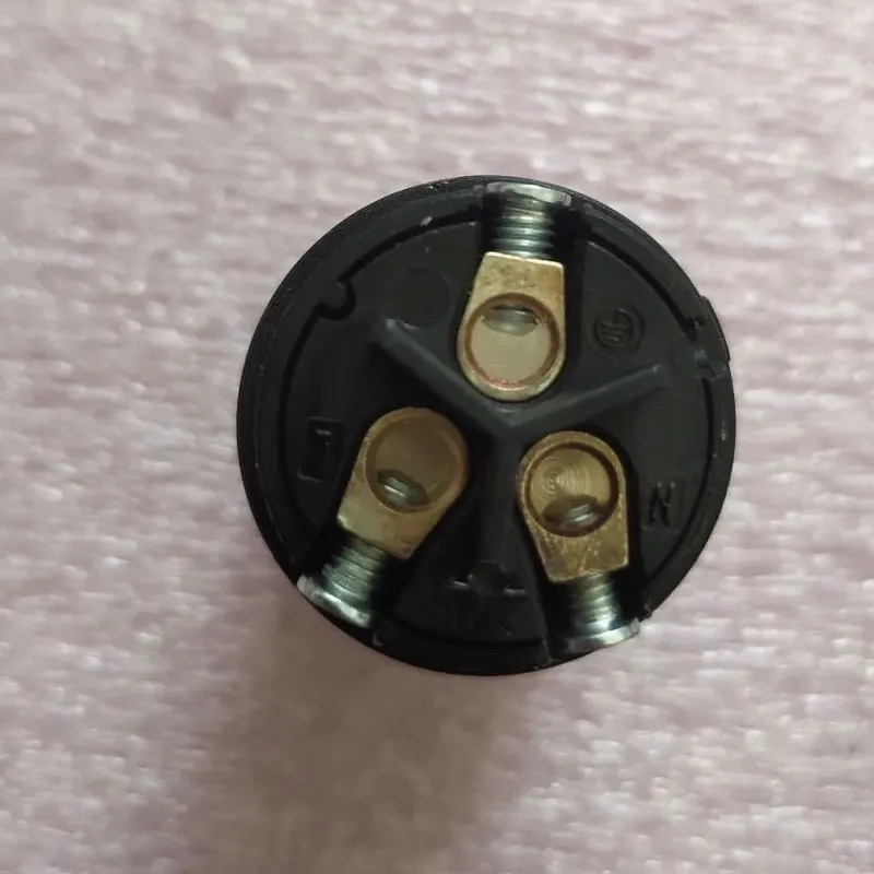 RS 485 محطة اتصال التيار المتردد ذات 3 فتحات لعجلة واحدة على عاكس الشبكة