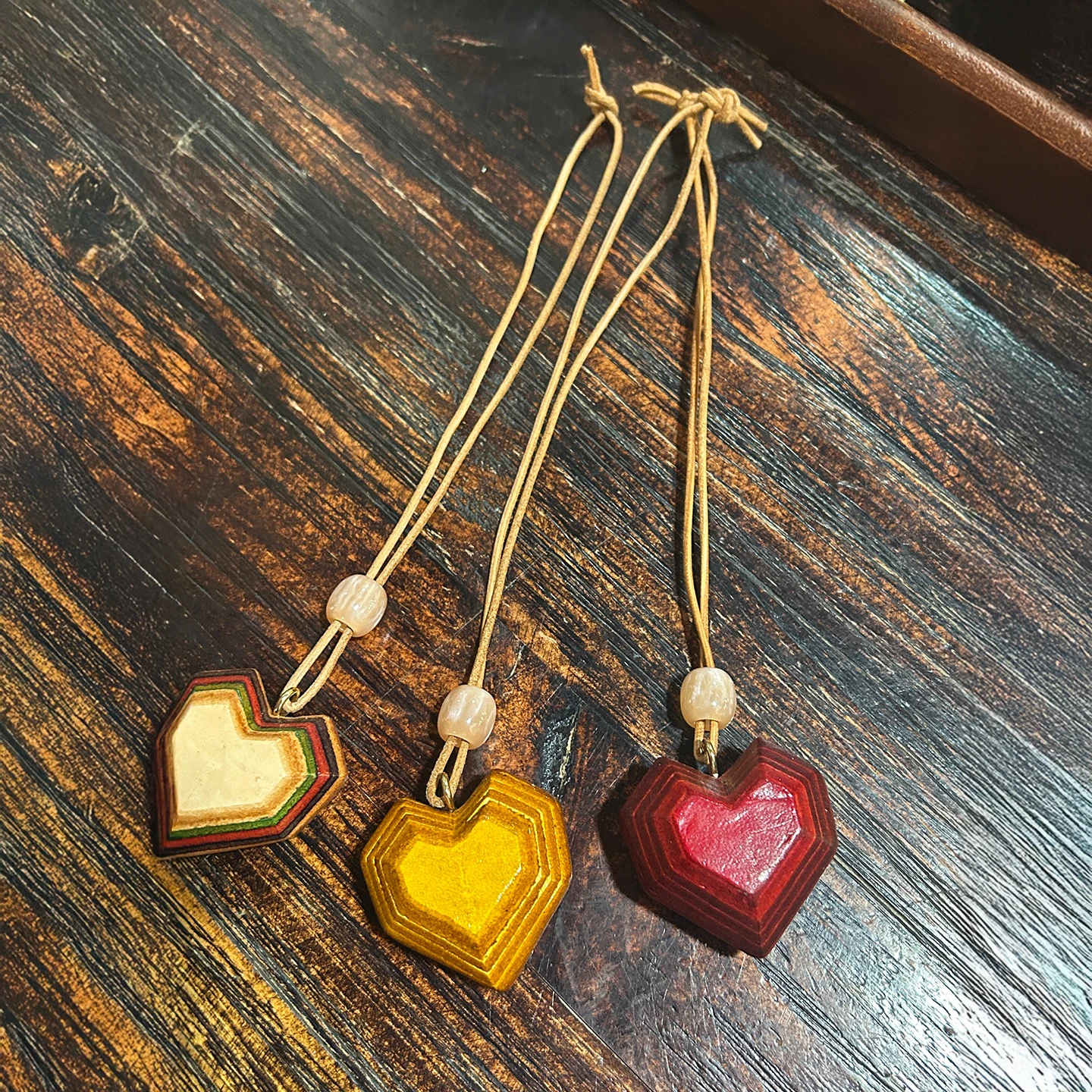 

Сумка Mendy Quanlty из натуральной кожи, очаровательный кошелек из растительной кожи, подвески, аксессуар для сумки, винтажный маленький кожаный чехол ручной работы, новинка