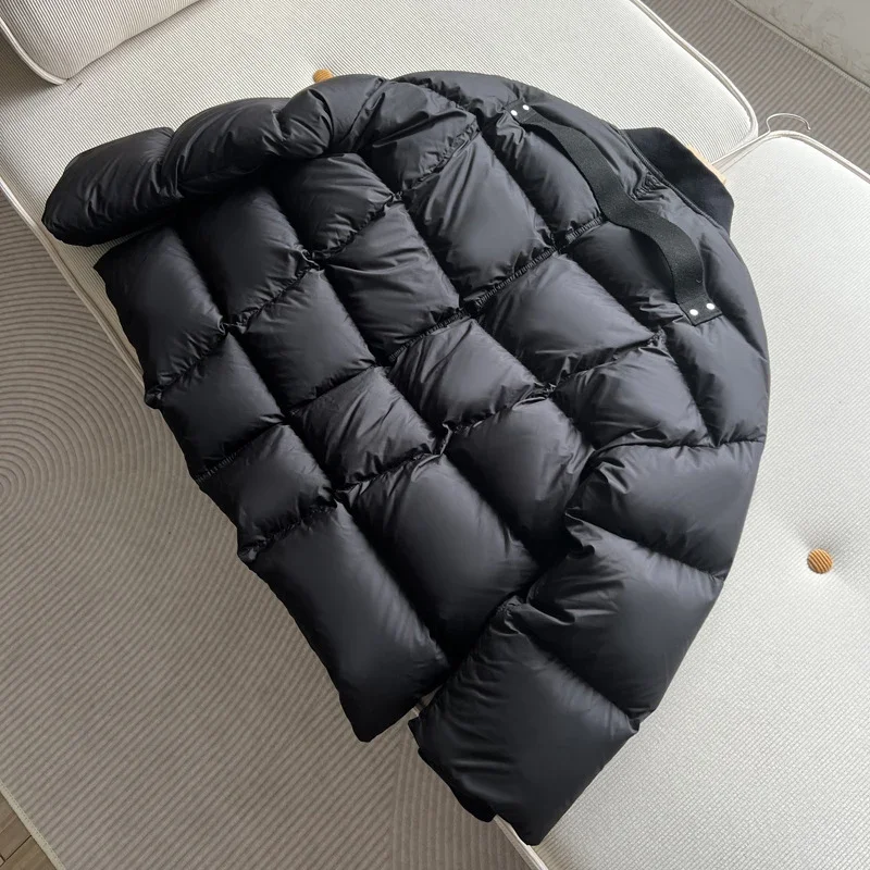 Рисунок 3 - Schinteon женская куртка на белом