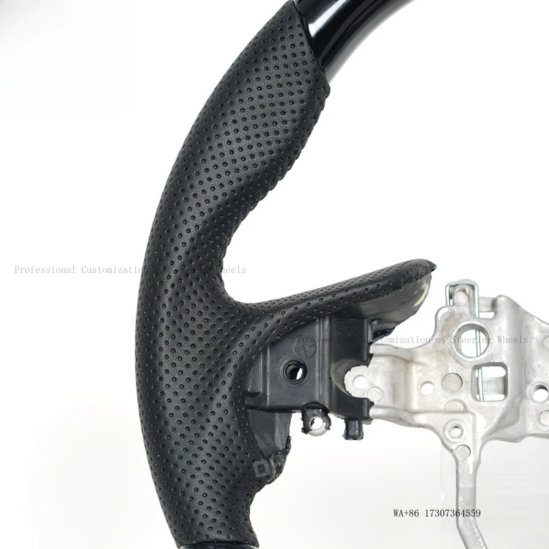 Suitable for Lexus LC500 sports car steering wheel modification and upgrade to a three-section high-end spray-coated black steer