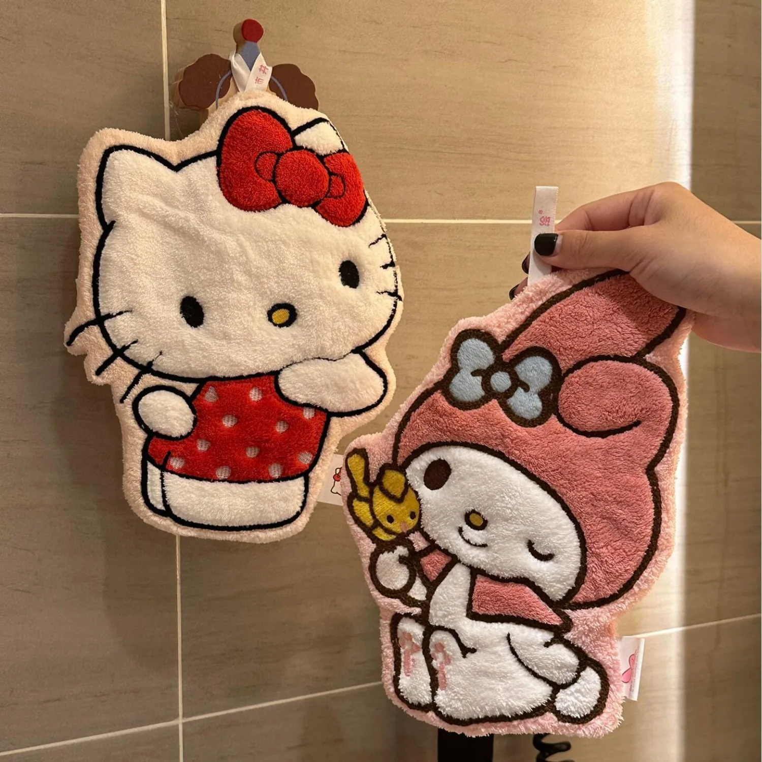 2026 Sanrio HelloKitty Kuromi My Melody Cinnamoroll Pochacco Absorbent Hanging Towel Kawaii Anime Cartoon Holiday Gifts
