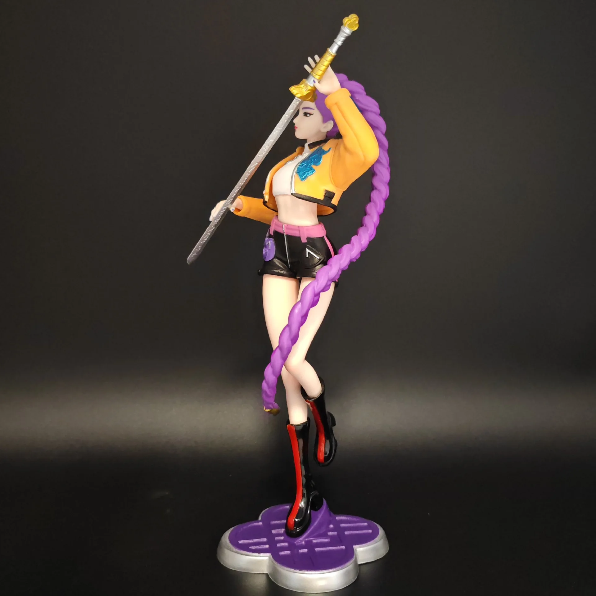 Hexenjagd-Team Rumi Mira Zoe Niedliche Schöne Mädchen-Actionfigur Anime-Charaktermodell Hochdetailliertes Desktop-Ornament Spielzeug Geschenk – Detail 15