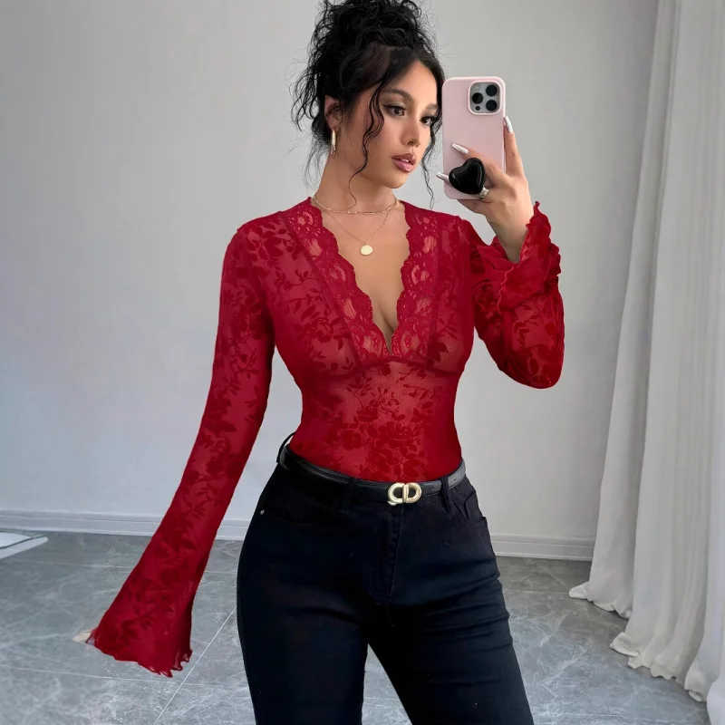 

2025New Autumn and Winter Women's FashionVCollar Lace Patchwork Mesh Bell SleevesTWomen's T-shirt