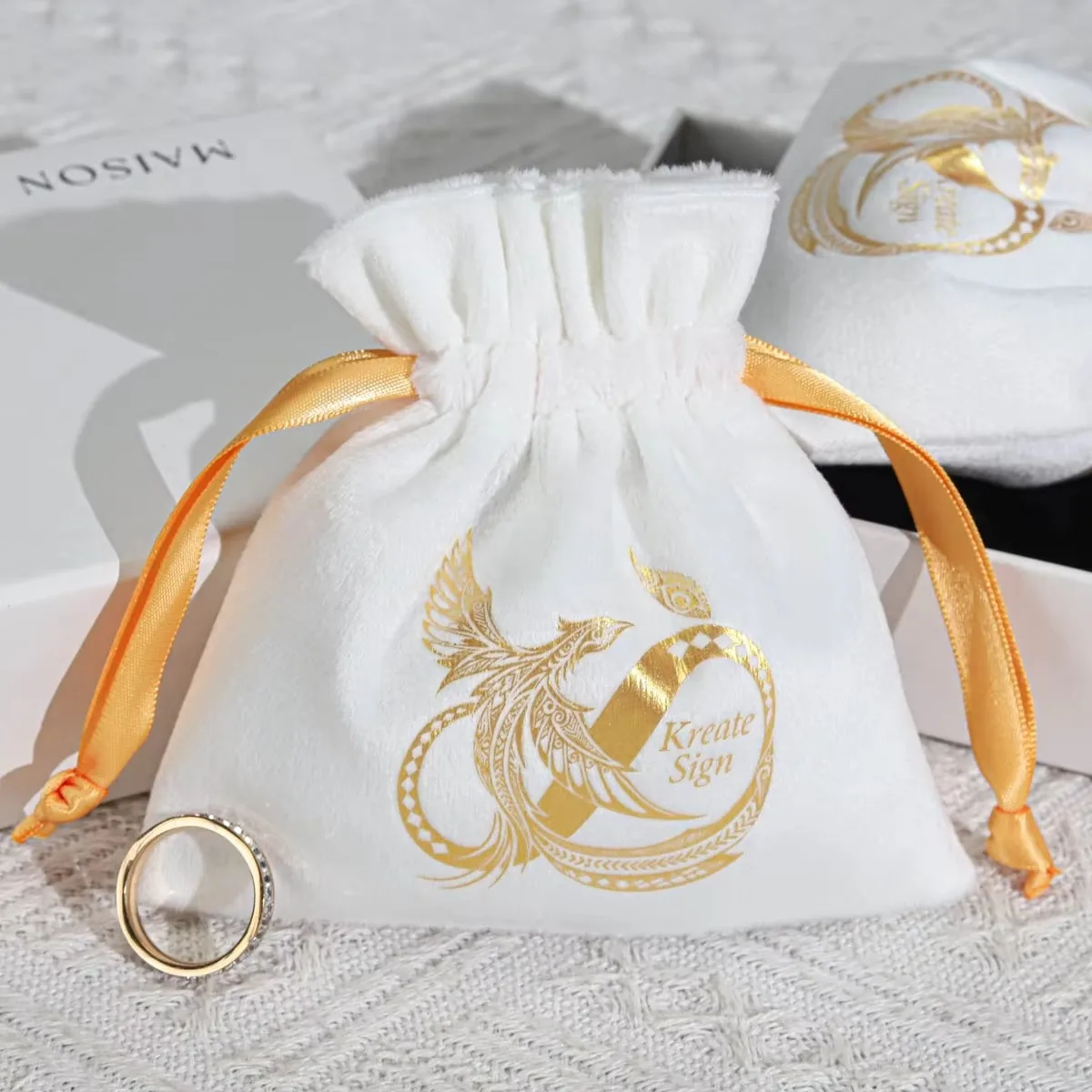 

Velvet Drawstring Jewelry Pouch Custom Logo Soft Bag for Ring Necklace Earring Wedding Party Gift Packaging