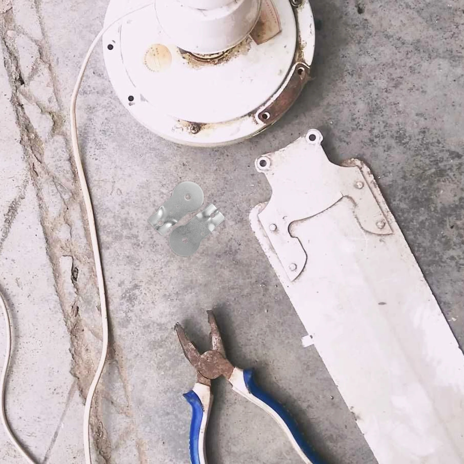 

2Pcs Ceiling Fan Mounting Gasket Sturdy Metal Construction Multi-Occasion Use for Hanging Fan Safety Installation Accessory Tool