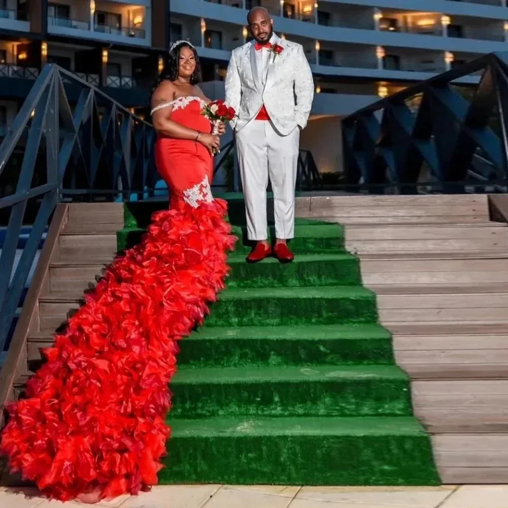 Maßgeschneidertes schulterfreies rotes Hochzeitskleid mit Applikationen für die Braut Robe De Mariage Mehrschichtige Tüll-Jubiläums-Partykleider