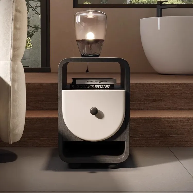 

Итальянская минималистичная ультраузкая прикроватная тумбочка из массива дерева, современная, для хранения вещей в спальне.