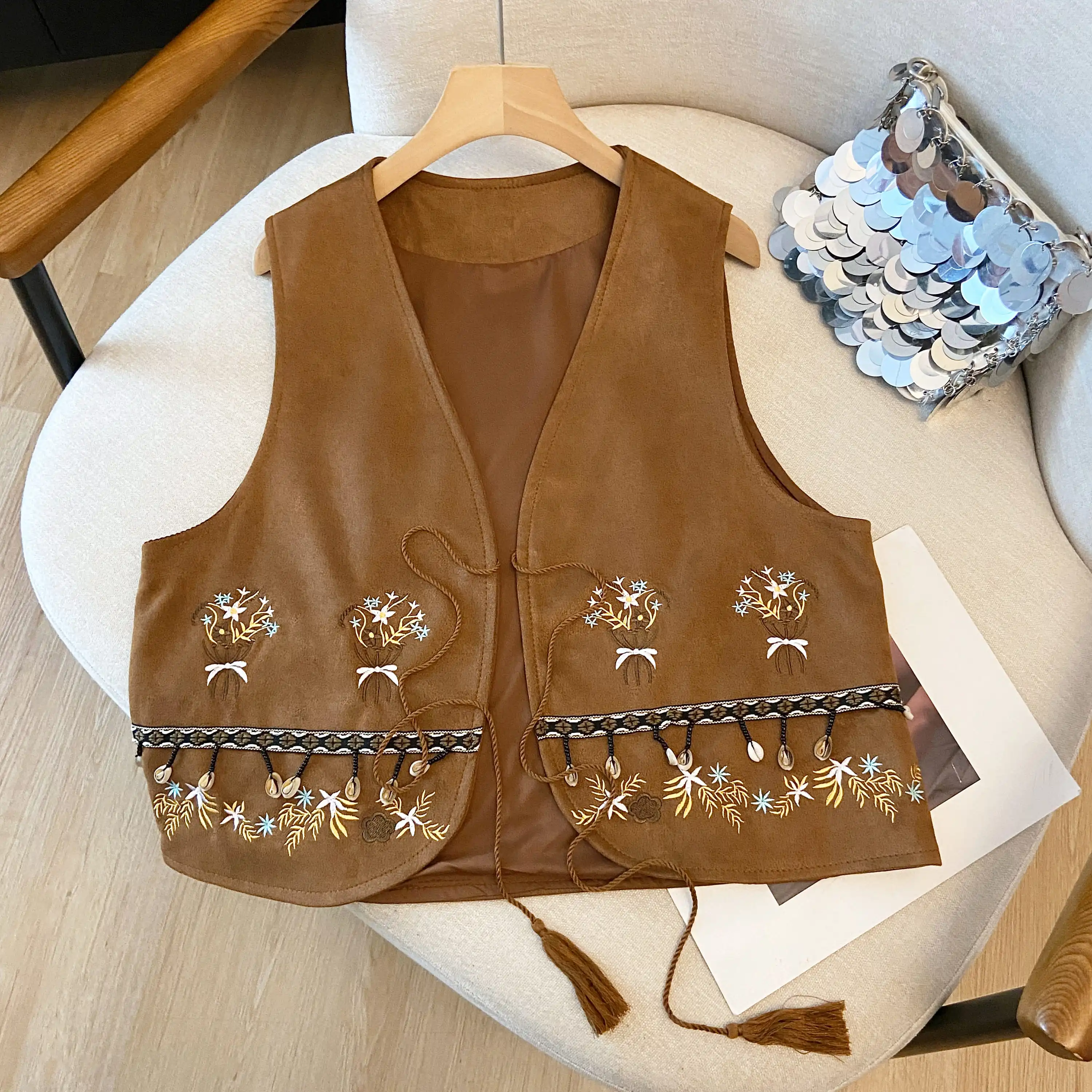 

Ретро-жилет с вышивкой для женщин, повседневный, с цветочным узором, V-образным вырезом, без рукавов, для путешествий, верхняя одежда