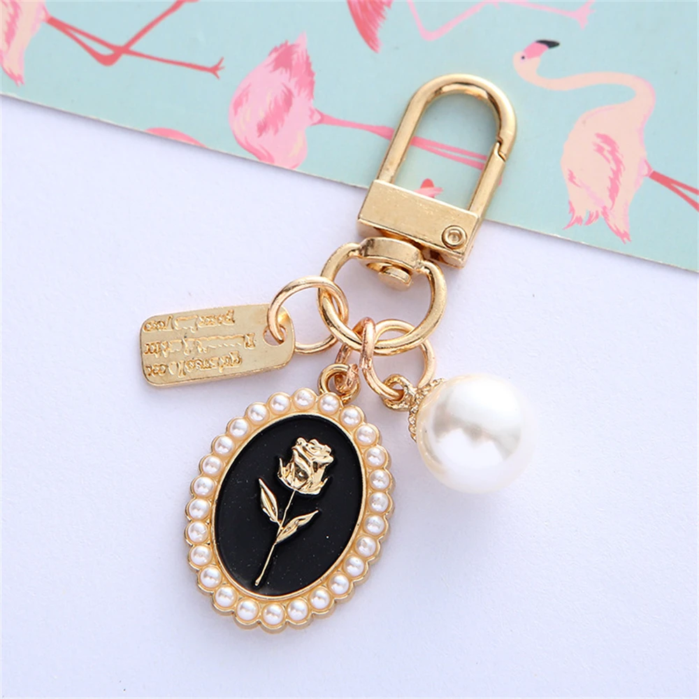 Korean Imitation Pearl Rose Keychain Simple Metal Hangtag Pendant For Women Earphone Phone Charm Bag Key Accessorie Jewelry Gift