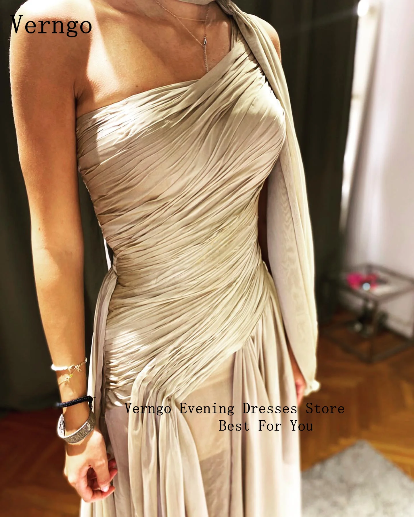 Verngo – robe de soirée grise, asymétrique épaule dénudée, ligne A, Maxi, fluide, plissée à la main, en soie, personnalisée