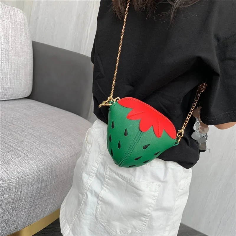 Cartoon Mini Aardbeientas voor meisjes Schattige kleine schoudertas voor kinderen Portemonnee Crossbody Handtas Verstelbare schouderriem