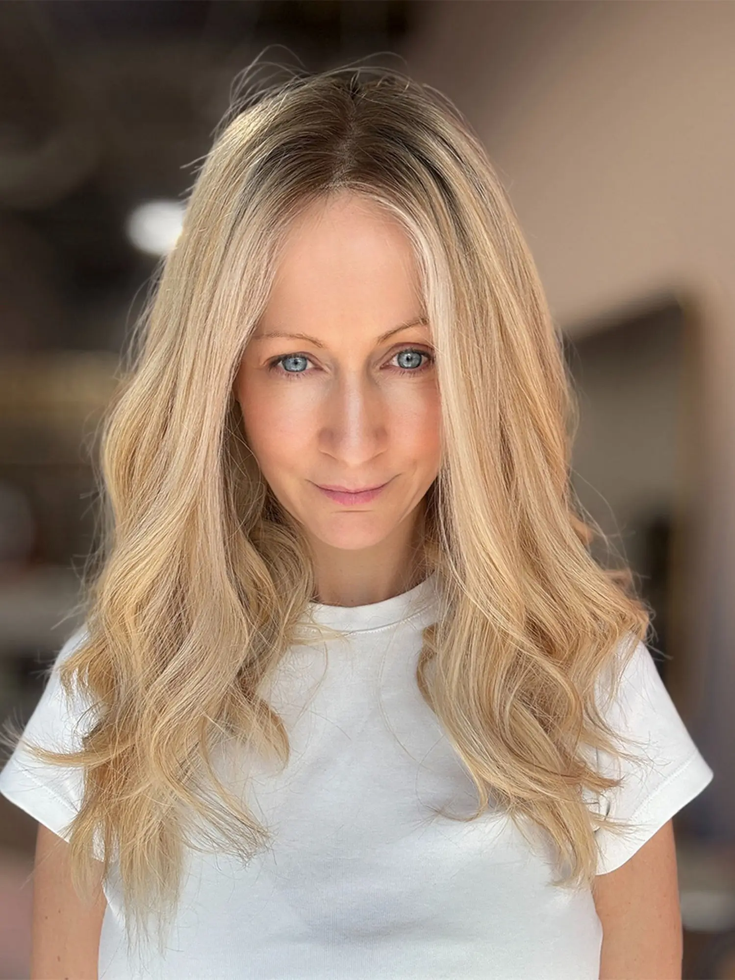18 Inches Ombre Golden Blonde High Quality Front Lace Wigs Costume Woman Middle Parting Loose Wave Glueless Wigs Synthetic Hair