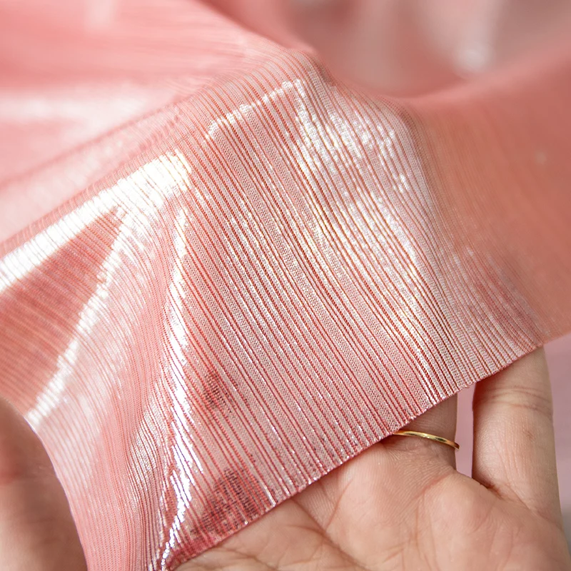 

Блестящая шелковая ткань в полоску с эффектом горячего тиснения и лазерной обработкой, эластичная трикотажная ткань для танцевальных юбок и одежды