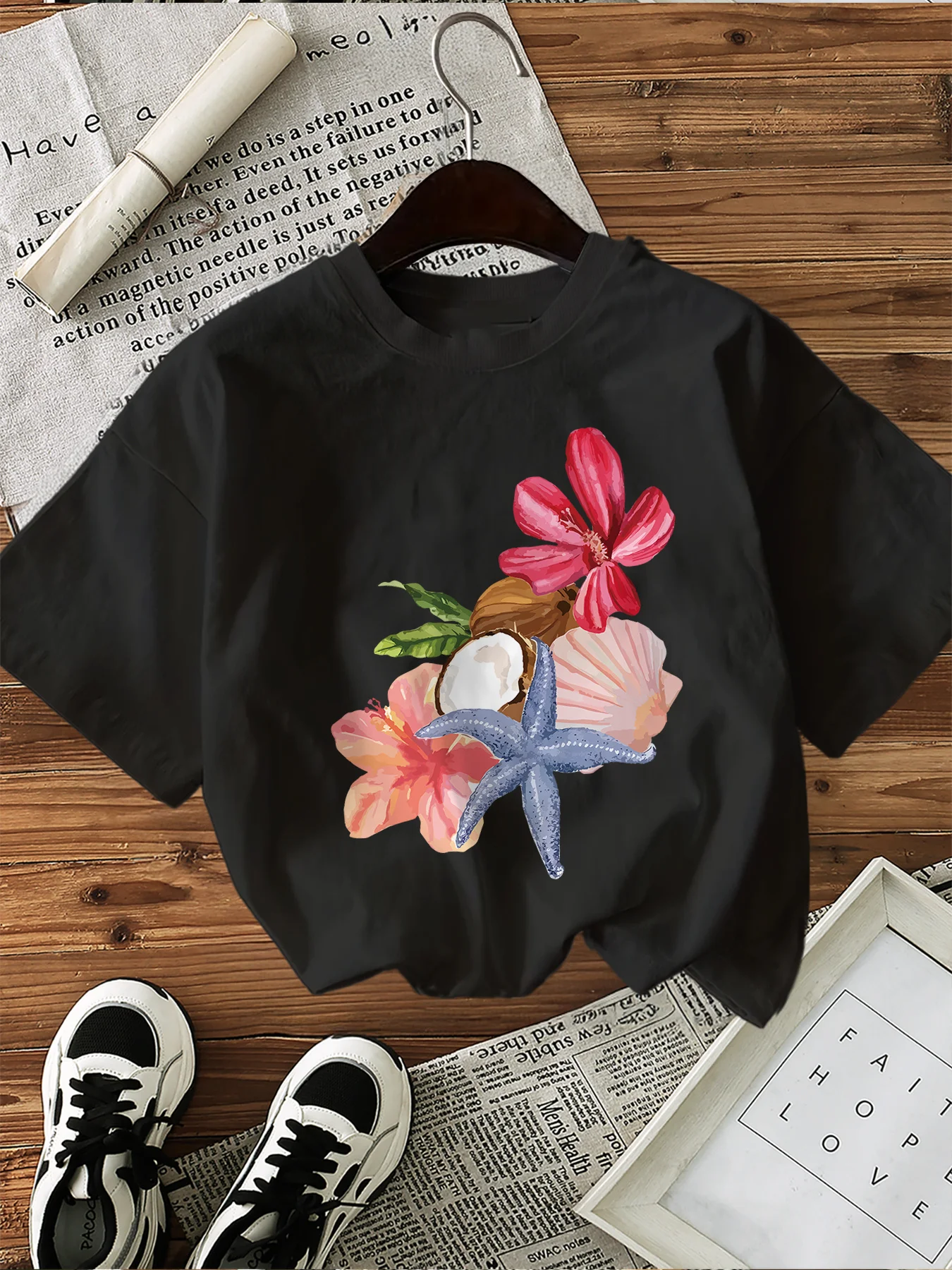 Y2k Vintage Damen- und Mädchen-T-Shirt, lässig, kurzärmelig, Rundhalsausschnitt, 100 % Baumwolle, mit Aquarell-Druck von Seesternen und Blumen.