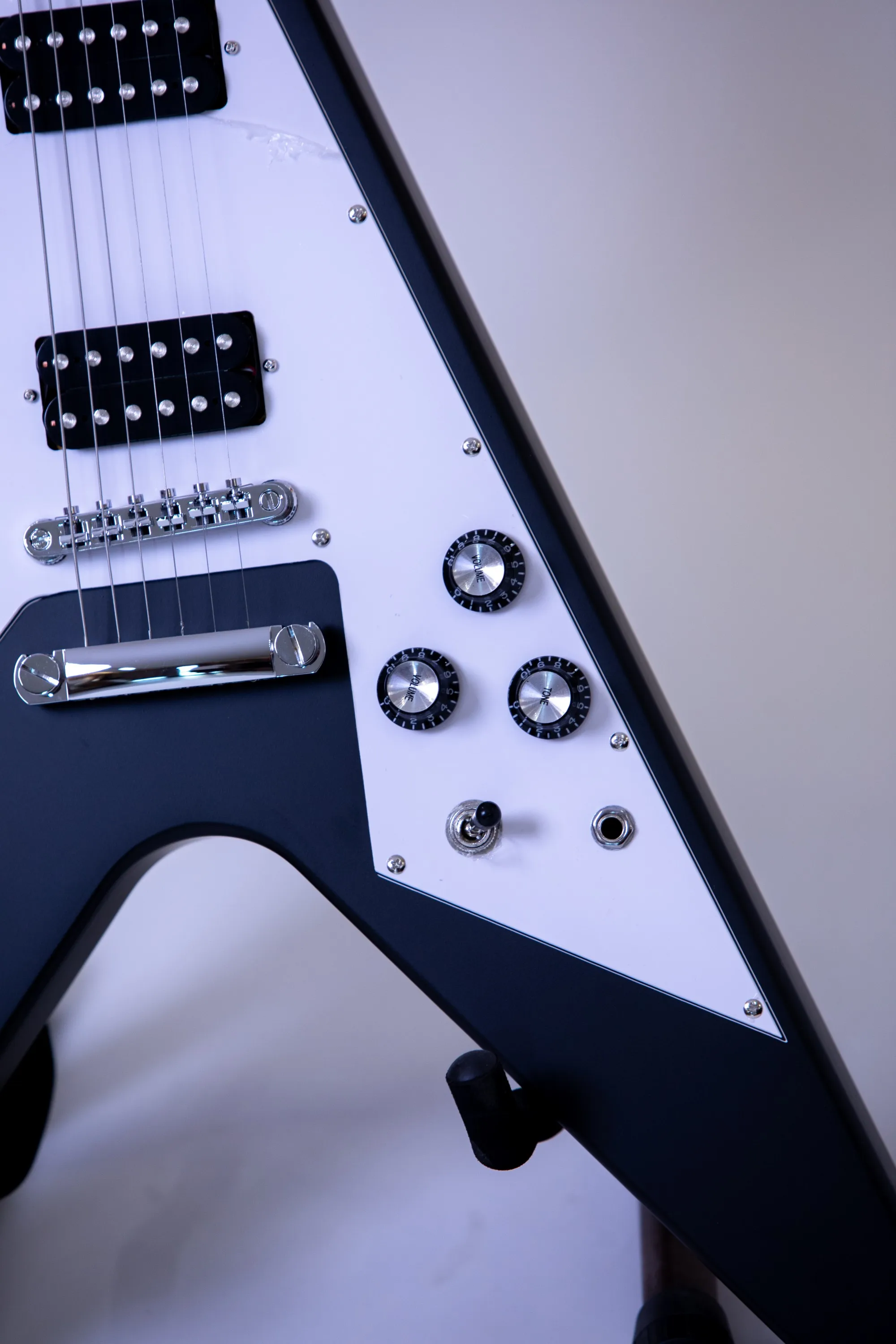 

Factory direct sale, 6-string electric guitar, black matte finish, mahogany body, rosewood fingerboard, in stock!