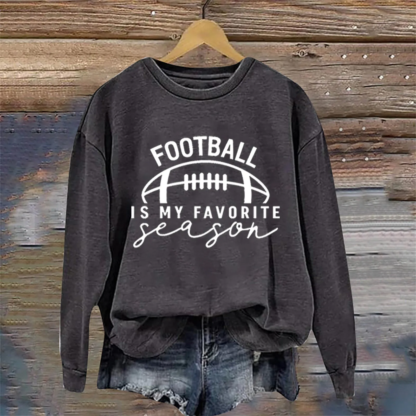 

Women Long Sleeve Crewneck Sweatshirts Football Graphic Printed Pullover Lightweight Sweatshirts Casual Blouse Casual Sweatshirt