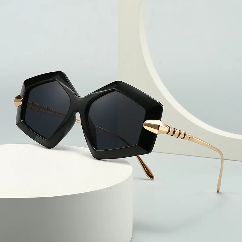 2025 Vintage Oversized Heterotypic Sunglasses Women Men Sun Glasses Luxury Brand Designer Popular Punk Big Frame Metal Shades