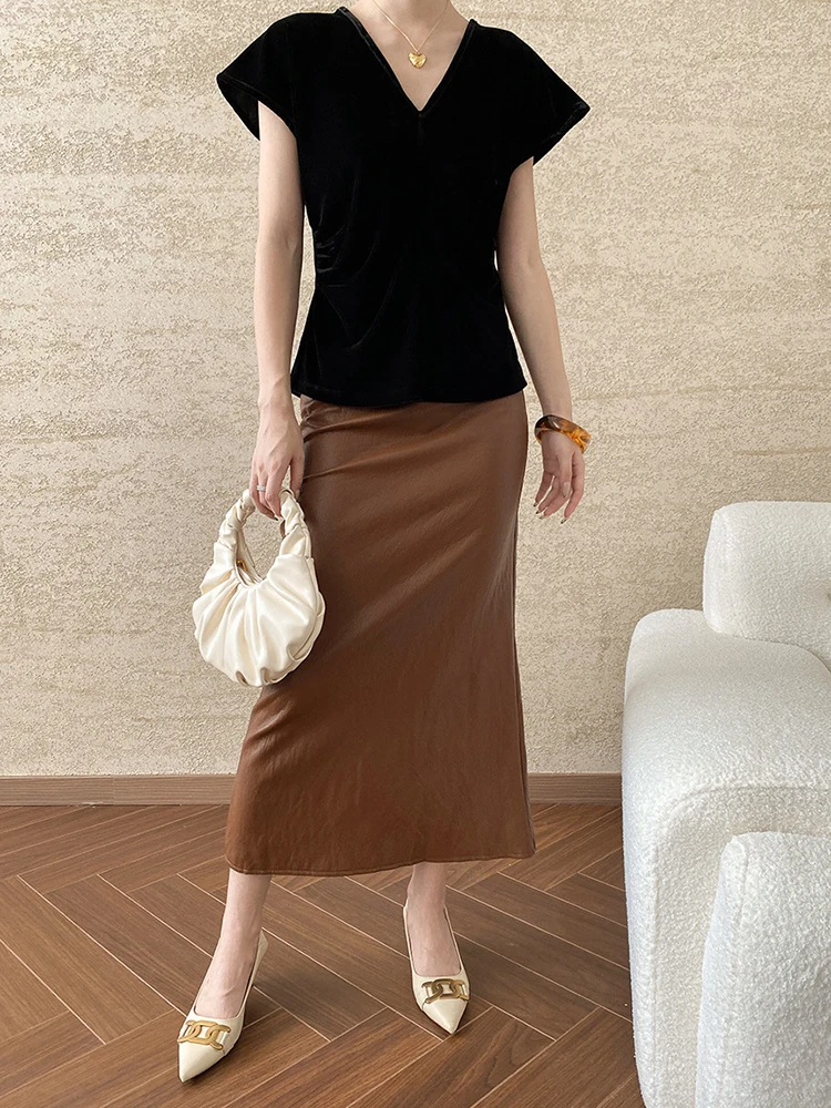 [EAM] Women Black Velvet Brief Elegant Pleated Waist T-shirt New V-Neck Short Sleeve Fashion Tide Spring Summer 2024 1DH7127