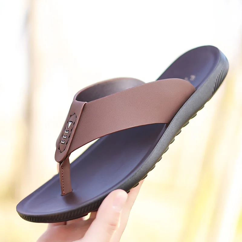 Pantoufles de plage en cuir véritable pour hommes, chaussures décontractées, tongs de plage pour hommes, chaussures plates en caoutchouc pour l'extérieur, cool, marque de mode, été