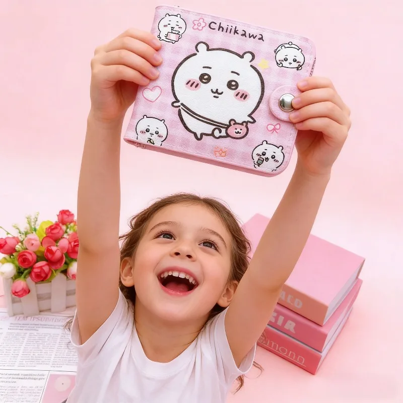 

Кошелек Chiikawa Series из искусственной кожи на пуговицах, милый креативный портативный короткий кошелек для монет для мужчин и женщин, идеальный подарок на день рождения