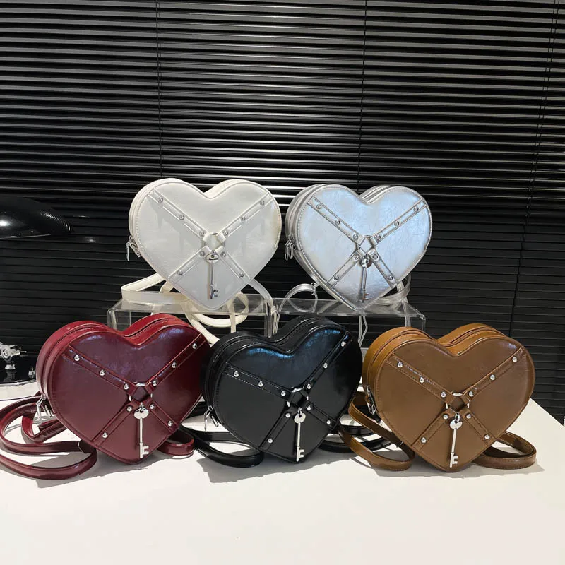 Vintage Rivet Shoulder Bag Heart Shaped Purse Handbag Red PU Leather Gothic Tote Bag Fashion Women Crossbody Bag